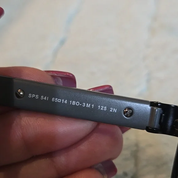 Authentic Prada sunglasses - Picture 4 of 10